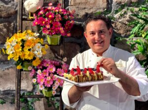 Come fare Millefoglie ai frutti di bosco ricetta di Sal De Riso: cosa occorre e procedimento