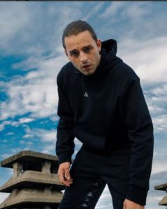 Ernia (Matteo Professione) biografia: chi è, età, altezza, peso, tatuaggi, fidanzata, Instagram e vita privata