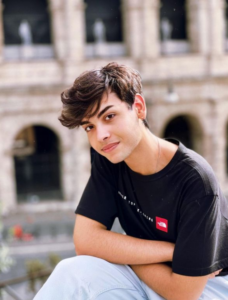 Vincenzo Cantiello biografia: chi è, età, altezza, peso, tatuaggi, fidanzata, Instagram e vita privata