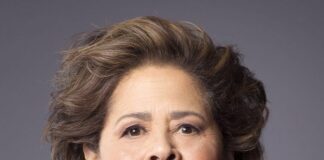 Anna Deavere Smith biografia: chi è, età, altezza, peso, figli, marito, Instagram e vita privata