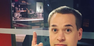 T. R. Knight biografia: chi è, età, altezza, peso, figli, compagno, Instagram e vita privata