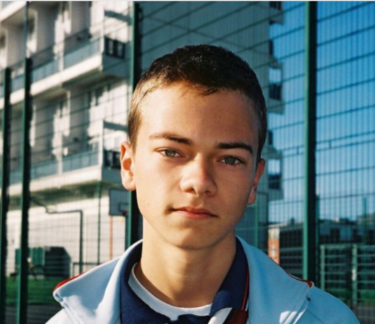 Conrad Khan biografia: chi è, età, altezza, peso, tatuaggi, fidanzata, Instagram e vita privata
