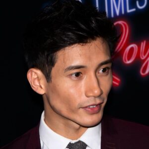 Manny Jacinto biografia: chi è, età, altezza, peso, figli, moglie, Instagram e vita privata