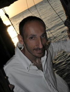 MTV Romania trasmette Luca Maris con il suo brano Rosso Intenso