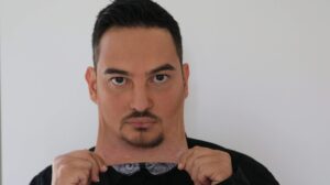 Nunzio Bellino biografia chi è, età, altezza, peso, tatuaggi, Sindrome, figli, moglie, Instagram e vita privata Nunzio Bellino biografia: chi è, età, altezza, peso, tatuaggi, Sindrome, figli, moglie, Instagram e vita privata