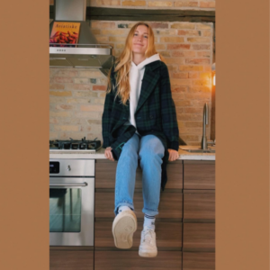 Emily Garnier biografia: chi è, età, altezza, peso, tatuaggi, fidanzato, carriera, Instagram e vita privata