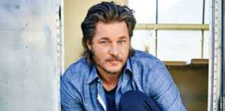Travis Fimmel biografia: chi è, età, altezza, peso, fidanzata, carriera, Instagram e vita privata