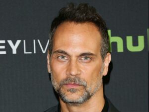 Todd Stashwick biografia: chi è, età, altezza, peso, figli, moglie, carriera, Instagram e vita privata