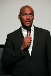 Colin Salmon biografia: chi è, età, altezza, peso, figli, moglie, carriera, Instagram e vita privata
