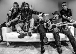 Tia Palomba & The Lazy Folks pubblicano l'album Campfire Stories