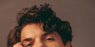 Edward Bluemel biografia: chi è, età, altezza, peso, fidanzata, carriera, Instagram e vita privata