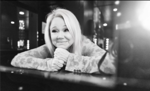 Caroline Rhea biografia: chi è, età, altezza, peso, figli, marito, carriera, Instagram e vita privata