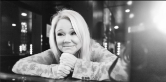 Caroline Rhea biografia: chi è, età, altezza, peso, figli, marito, carriera, Instagram e vita privata