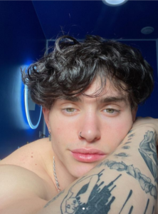 Pietro Checchi (Sighkee) biografia: chi è, età, altezza, peso, tatuaggi, fidanzata, TikTok, Instagram e vita privata