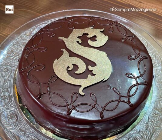 Come fare la Sacher torta di Sal De Riso: ingredienti e video ricetta