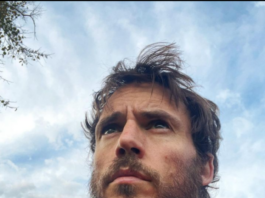 Sam Caflin biografia: chi è, età, altezza, peso, figli, moglie, carriera, Instagram e vita privata