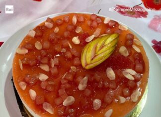 Come fare Cheesecake al pompelmo rosa e pere coscia di Sal De Riso: cosa occorre, preparazione e video ricetta