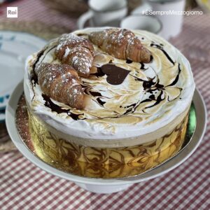 Come fare Torta cappuccino di Sal de Riso: cosa occorre, preparazione e video ricetta