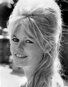 Brigitte Bardot biografia: chi è, carriera, influenza sulla Moda e sulla Cultura, marito, figli e vita privata