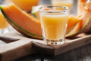 Come fare il liquore crema di Meloncello: cosa occorre, ingredienti e preparazione