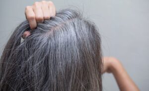Come Coprire i Capelli Bianchi: Consigli, Rimedi Naturali e Fai da Te
