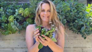 Alicia Silverstone biografia: chi è, età, altezza, peso, figli, marito, carriera, Instagram e vita privata