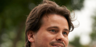 Jason Ritter biografia: chi è, età, altezza, peso, figli, moglie, carriera, Instagram e vita privata