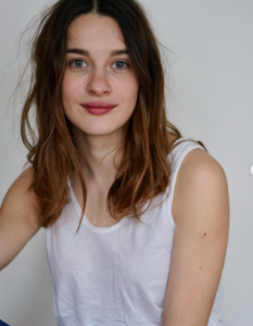 Rebecca Marder biografia: chi è, età, altezza, peso, fidanzato, carriera, Instagram e vita privata