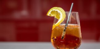 Come Fare l'Aperol Spritz a Casa: Ingredienti, Ricetta e Consigli Utili