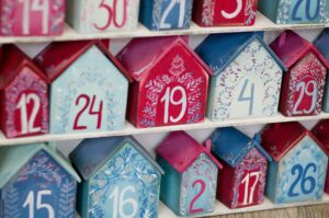 Come realizzare in casa un Calendario dell'Avvento: cosa occorre, consigli e guida pratica