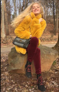 Elena Kampouris biografia: chi è, età, altezza, peso, figli, marito, carriera, Instagram e vita privata