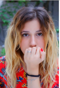 Ester Del Popolo biografia: chi è, età, canzoni, album, Instagram e vita privata