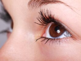 Guida Pratica su Come Mettere il Mascara per uno Sguardo Perfetto