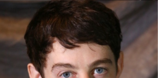 Alex Sharp biografia: chi è, età, altezza, peso, figli, moglie, carriera, Instagram e vita privata