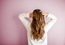 Come eliminare i pidocchi dai capelli in modo naturale: guida professionale completa