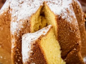 Come farcire il Pandoro di Natale: Idee e Farciture Golose per una Dolce Tradizione