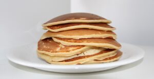 Come fare i Pancake proteici in casa: ingredienti, procedimento e consigli utili