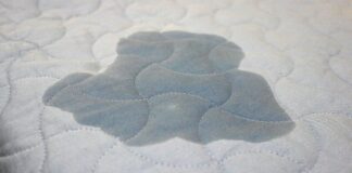 Come togliere le macchie di pipì dal materasso: metodi, consigli e guida completa
