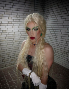 Leila Yarn (Drag Race Italia 3) biografia: chi è, età, altezza, peso, tatuaggi, fidanzata, carriera, Instagram e vita privata