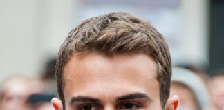 Theo James biografia: chi è, età, altezza, peso, figli, moglie, carriera, Instagram e vita privata