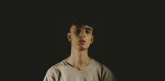 Debrealfk biografia: chi è, età, altezza, peso, tatuaggi, fidanzata, canzoni, Instagram e vita privata
