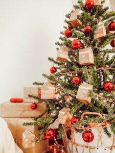 L'8 dicembre (festa dell'Immacolata Concezione), perché si festeggia? Storia, tradizione, significato e perché si fa l'albero di Natale