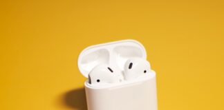 Come pulire e rimuovere cerume dagli AirPods e Auricolari, consigli e guida pratica