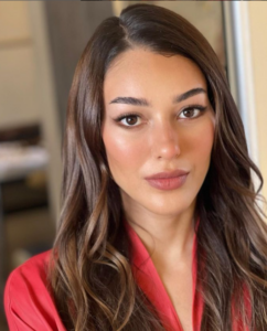 Dilan Çiçek Deniz biografia: chi è, età, altezza, peso, figli, marito, carriera, Instagram e vita privata