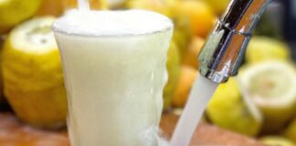 Limonata a Cosce Aperte Napoli, che cos'è? Storia, significato, origine, ingredienti, come si beve e curiosità