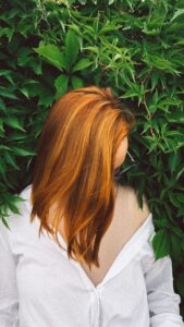 Maschere colorate per capelli, cosa sono? Durata, come si applicano, controindicazioni e curiosità