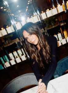 Victoria Beckham chi è: biografia, età, altezza, peso, carriera, figli, marito, brand, Shop Online e Instagram