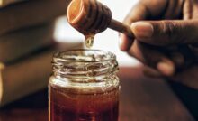 É vero che il miele non scade mai? Scadenza, conservazione, barattolo aperto, consigli e curiosità