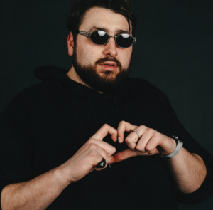 Nello Taver (Vincenzo Siciliano) chi è? Biografia, età, carriera, che lavoro fa, fidanzata, Instagram, YouTube e vita privata
