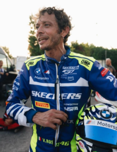 Valentino Rossi chi è? Biografia, età, altezza, peso, carriera, storia, figli, moglie, Instagram e curiosità